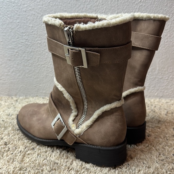 CHARLES BY CHARLES DAVID Chestnut Camper Faux Fur Moto Motorcycle Boots sz 7.5 - Picture 6 of 13